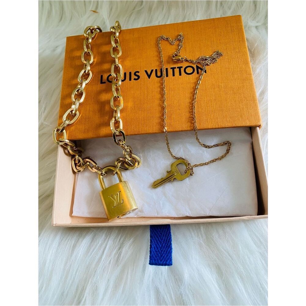 🛍️Louis Vuitton Authentic Working Lock & Key On Non Branded Chains & Box